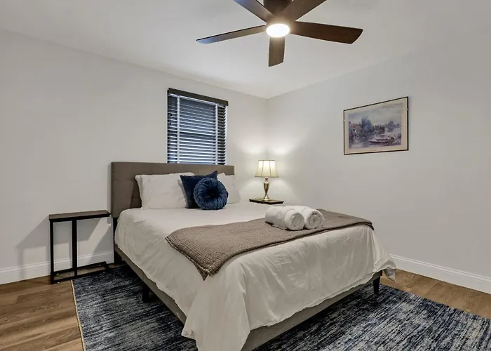 The Worthington - 3 Bedroom 2 5 Bath And Parking