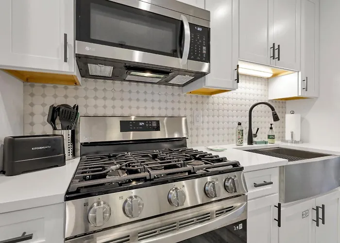 The Worthington - 3 Bedroom 2 5 Bath And Parking Columbus