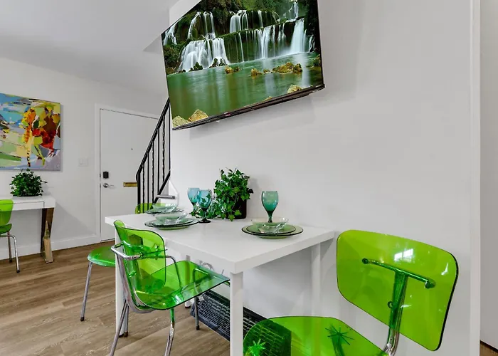 Apartment The Worthington - 3 Bedroom 2 5 Bath And Parking *