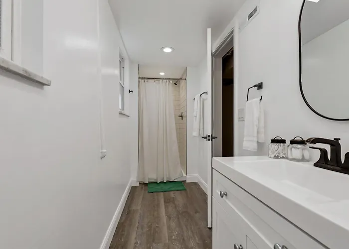 Apartment The Worthington - 3 Bedroom 2 5 Bath And Parking Columbus