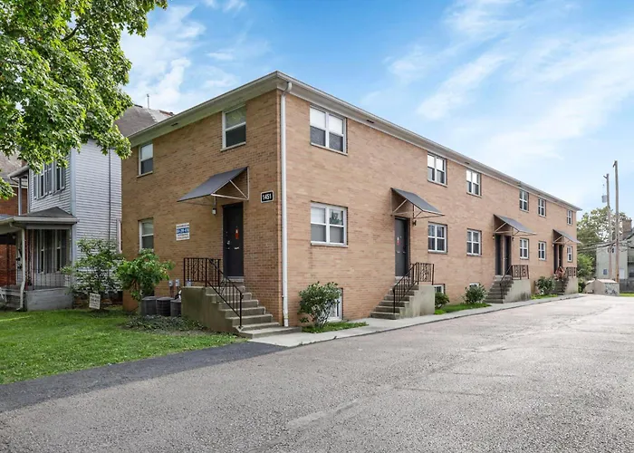The Worthington - 3 Bedroom 2 5 Bath And Parking Apartment *